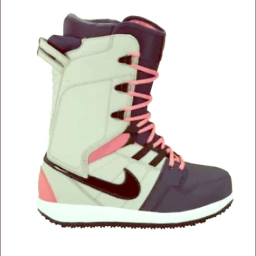 Nike Vapen Women’s Snowboard Boots size 8.5